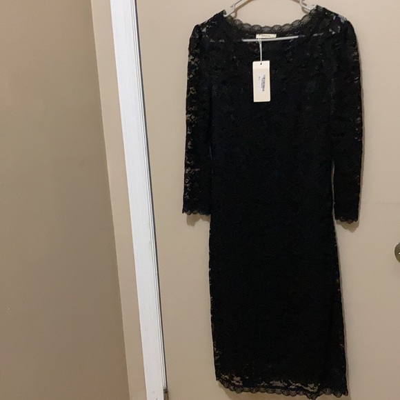 Black lace lined with Lace long sleeves dress. Beautiful and classy. - Picture 3 of 5